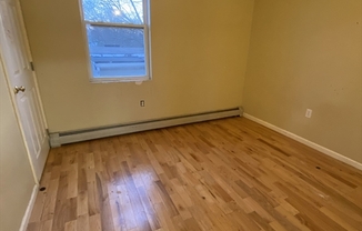 3 beds, 1 bath, $3,050, Unit 1