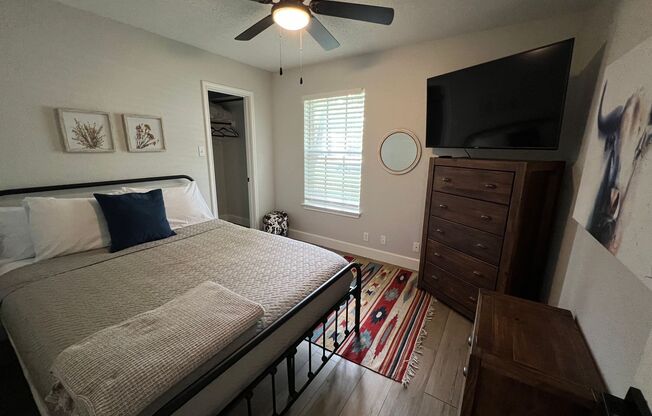 Fully Furnished 3 bedroom off of 183!