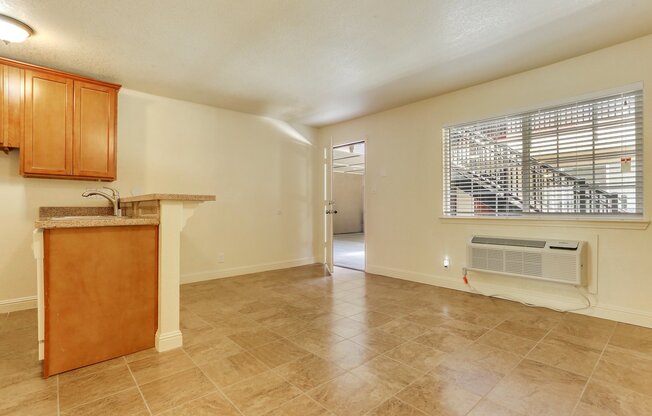 N Sutter Street - 5101