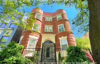 4745 S ST LAWRENCE AVE