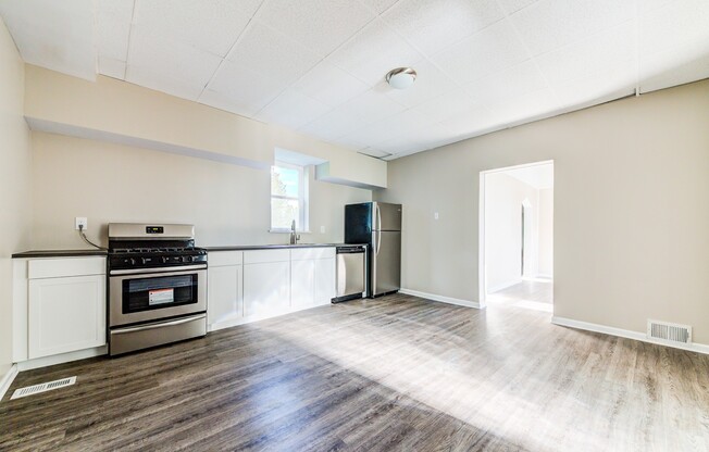 AVAILABLE NOW-  Spacious 3 bedroom with central a/c!