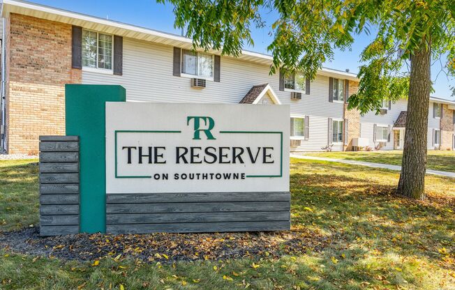2 beds, 1 bath, 850 sqft, $1,249, Unit DD202