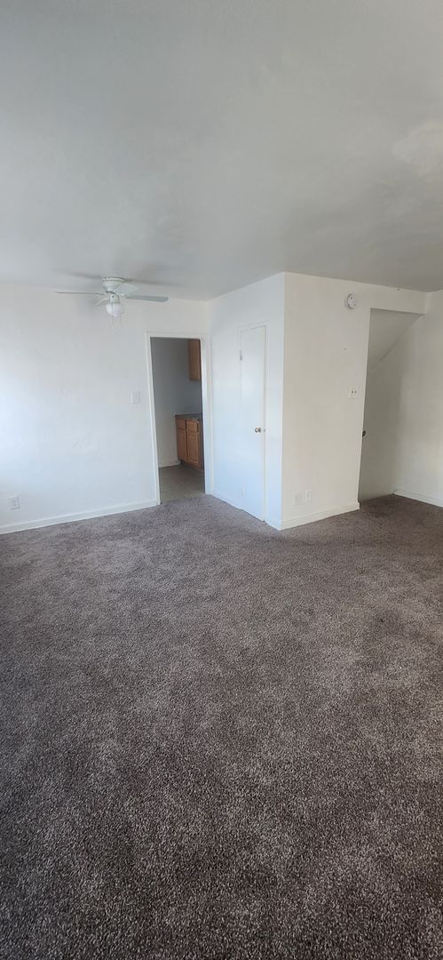 1 bed, 1 bath, 750 sqft, $1,325, Unit B-05