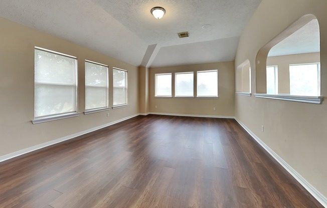2101 PEARL BAY CT