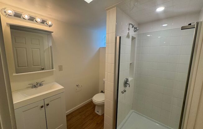 3 beds, 2 baths, $2,325, Unit 114B