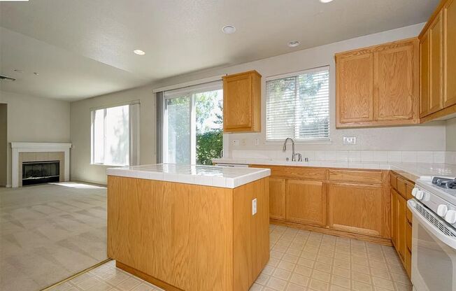 Livermore Beauty with 4 bedrooms and 2.5 baths! Great Location, schools and Area Activities!