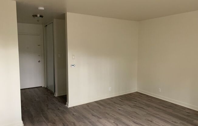 Studio, 1 bath, $1,900, Unit 08