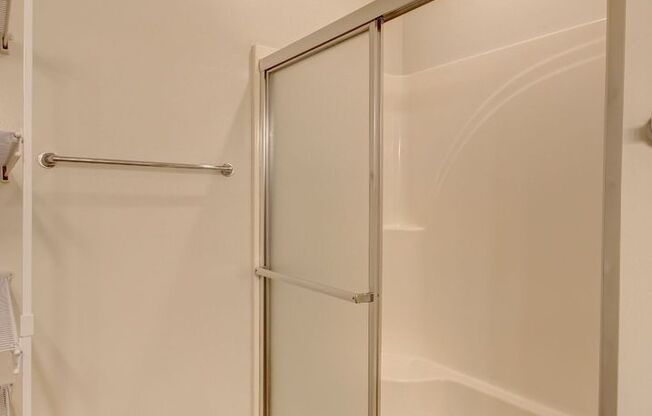 3 beds, 2 baths, 1,850 sqft, $2,275