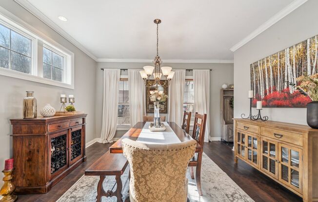 USGA Spacious 4 bedroom home with Hot Tub. Available only for the USGA Golf tournament