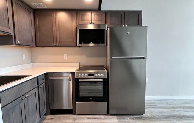 Studio, 1 bath, 484 sqft, $1,550, Unit 706