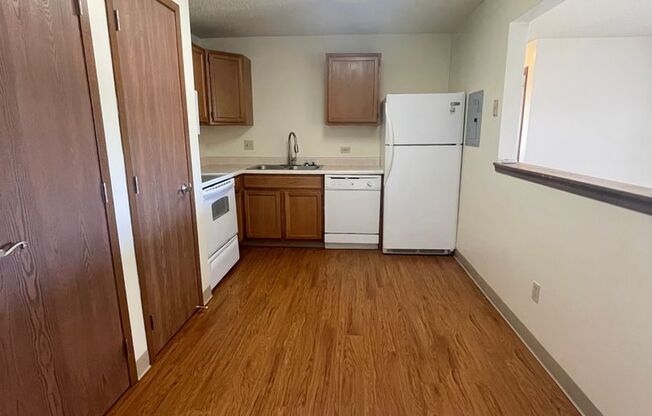 2 beds, 1 bath, 780 sqft, $1,106, Unit VC-331