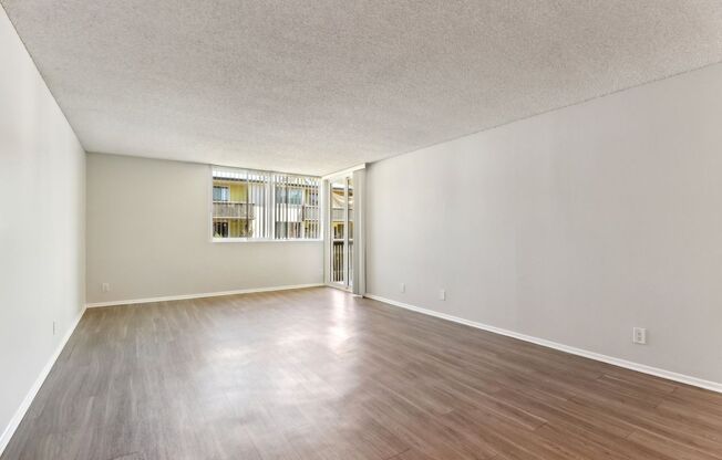1 bed, 1 bath, 700 sqft, $2,098, Unit 4240.203
