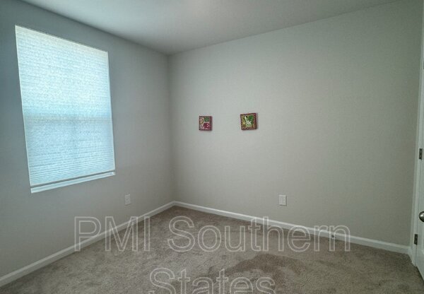 3 beds, 2.5 baths, 1,564 sqft, $1,700