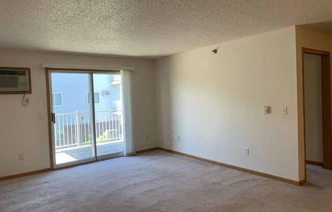 3 beds, 2 baths, 1,300 sqft, $1,115, Unit 204