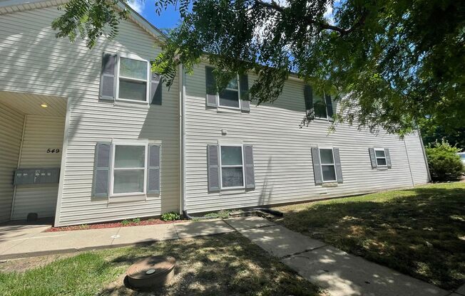 2 beds, 1 bath, 900 sqft, $1,199, Unit Unit 6