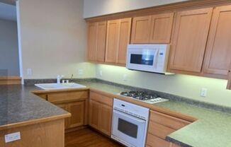 2 beds, 1 bath, $2,650