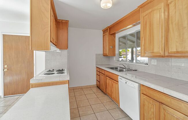 Charming 4-Bedroom 2-Bathroom Home in Santa Clara