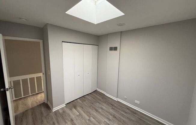 2 beds, 1.5 baths, $2,600, Unit 301