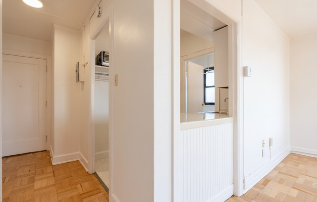 Studio, 1 bath, 382 sqft, $1,495, Unit 811