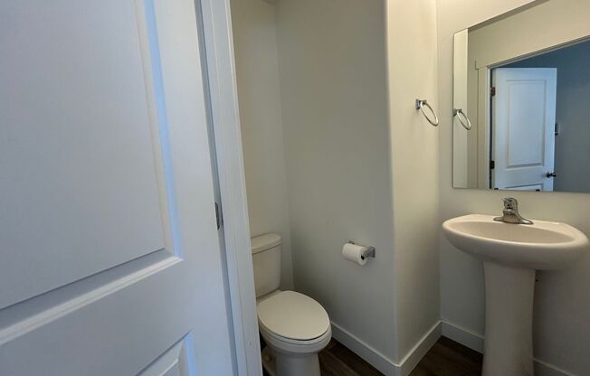 3 Bedroom 2.5 Bathroom Townhouse in Eagle Mountain!