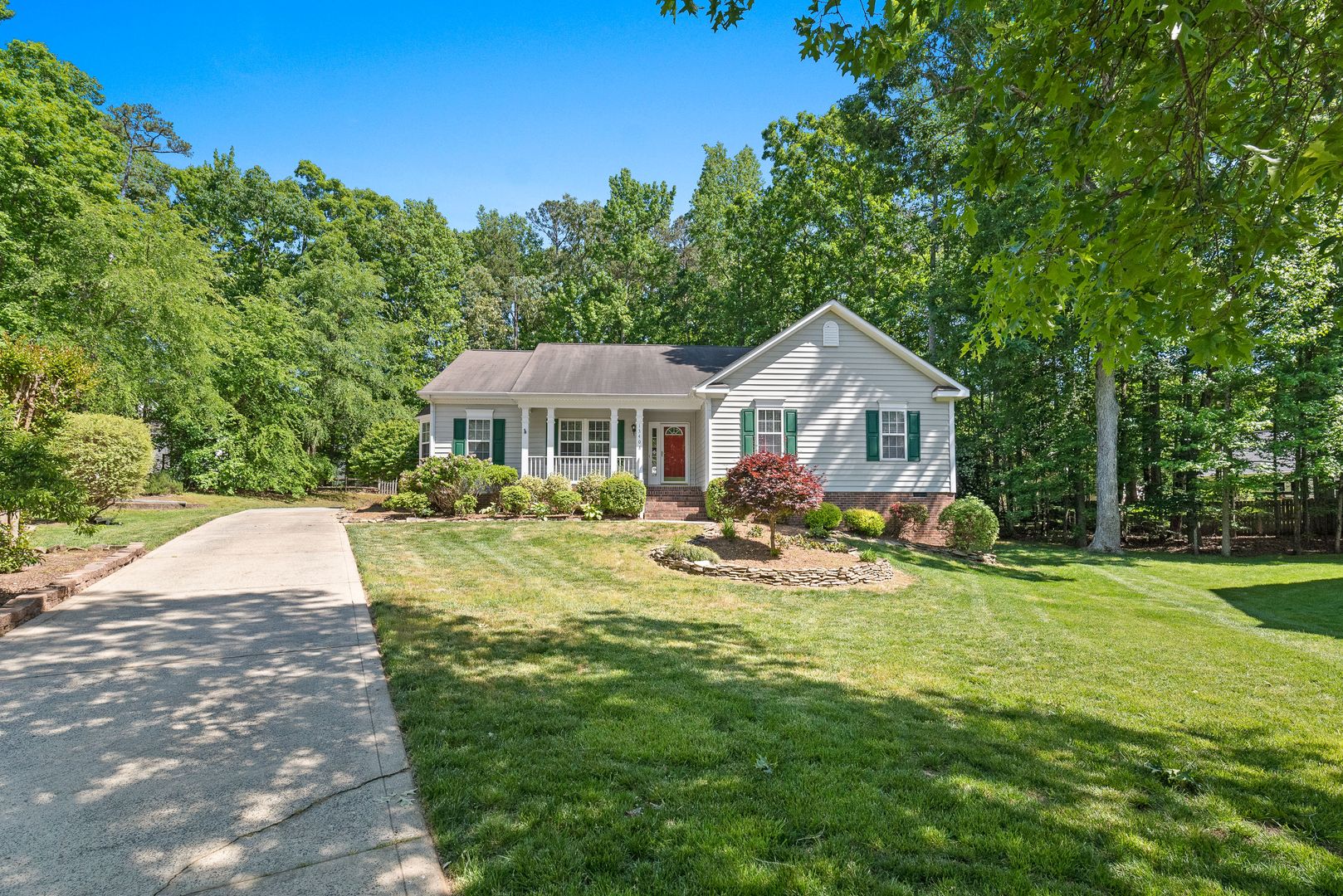 (Coming Soon) 3 Bedroom w/ 2 car Garage (Landscaping is included)