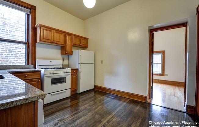 925 W Newport Ave 78