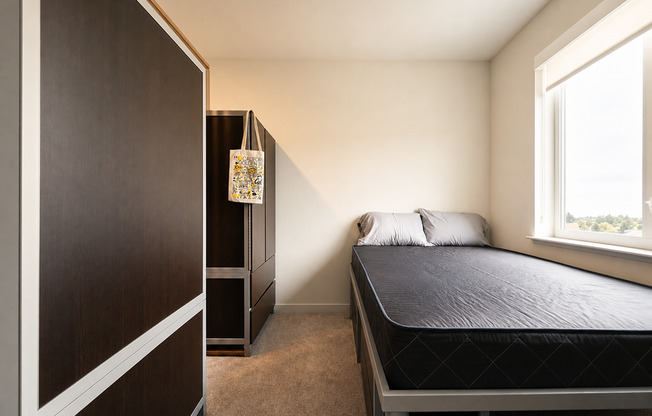 1 bed, 1 bath, 651 sqft, $1,595, Unit Semi - Private Single