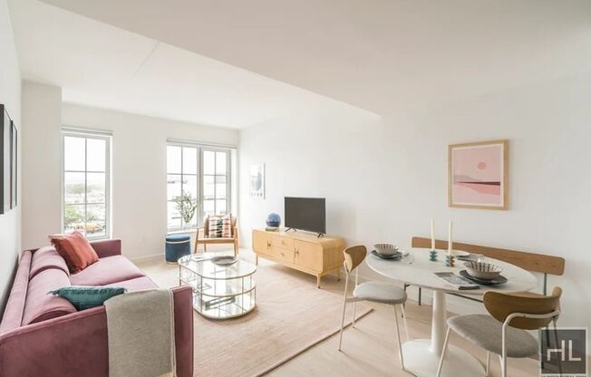 1 bed, 1 bath, $3,350, Unit 819