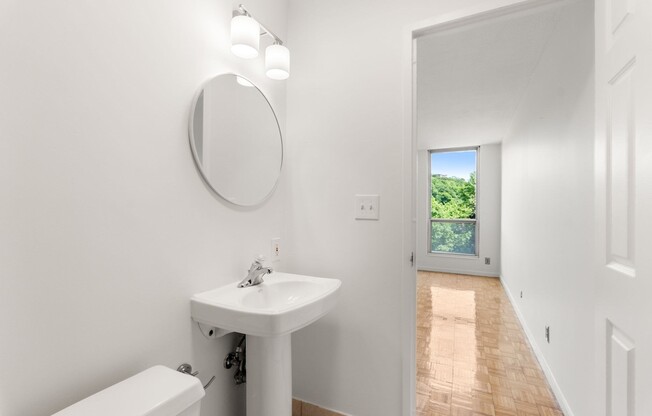 2 beds, 2 baths, 1,050 sqft, $4,050, Unit 523