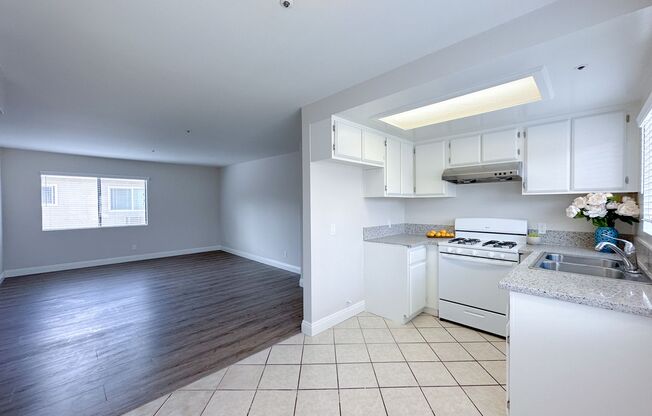 1009 S. Benito Ave