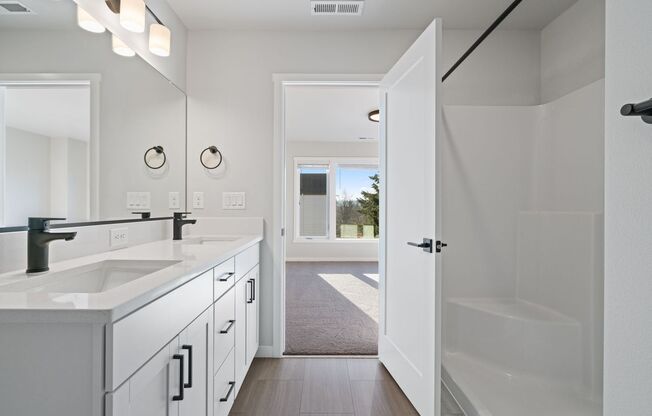 3 beds, 2.5 baths, 1,475 sqft, $2,595, Unit 3342
