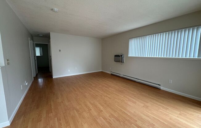 1610 Cloverdale Lane