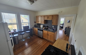 60 DUSTIN ST
