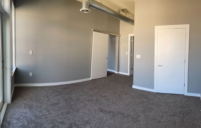 2 beds, 2 baths, $2,300, Unit # 7413