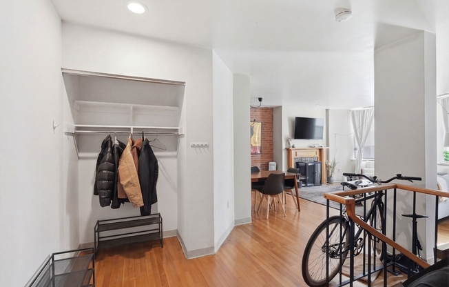 2 beds, 1 bath, 1,037 sqft, $4,600, Unit 104