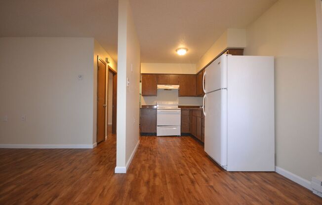 1 bed, 1 bath, 680 sqft, $525, Unit 11