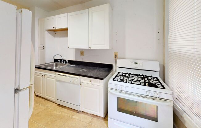 2 beds, 1 bath, $1,325, Unit 1482