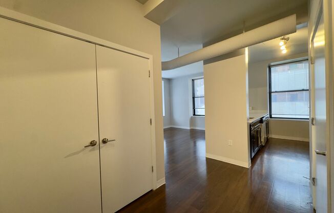 2 beds, 2 baths, 930 sqft, $2,000, Unit HA-802