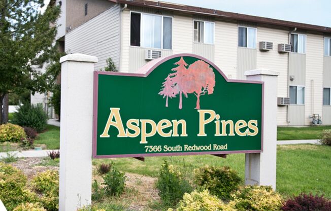 2 beds, 1 bath, 810 sqft, $1,299, Unit 83
