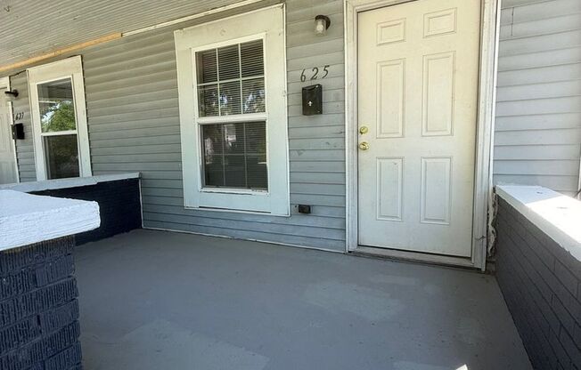 Newly Renovated 3BR/1BA Townhome near Downtown Indy