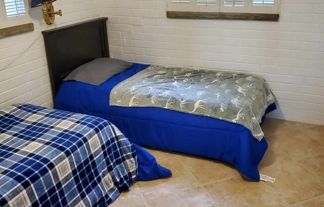 2 beds, 1 bath, , $1,650