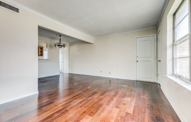5833 Sandhurst Lane