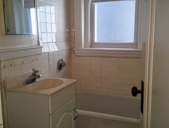 Studio, 1 bath, 361 sqft, $2,100, Unit 01-002