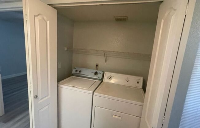 2 beds, 2 baths, $1,350, Unit UNIT 1056
