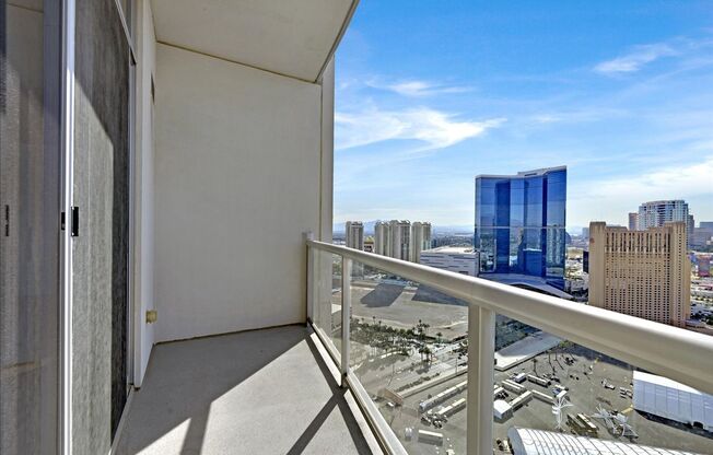 2 beds, 2 baths, $2,600, Unit # 3702