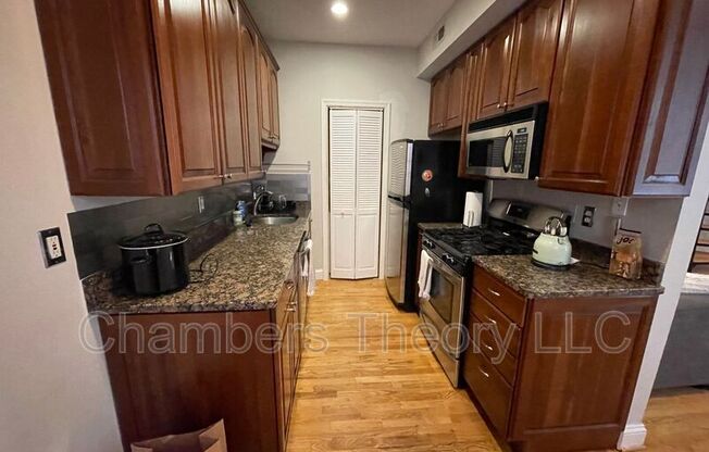 1417 Chapin St NW 201