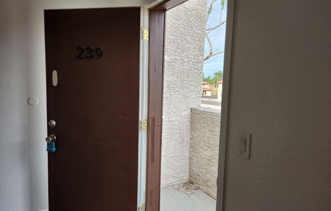 2 beds, 1 bath, 800 sqft, $1,095, Unit 239