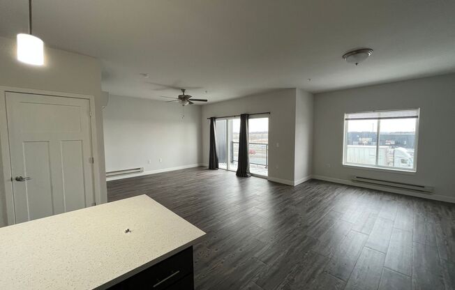 3 beds, 3.5 baths, 2,426 sqft, $2,515, Unit Lime 310
