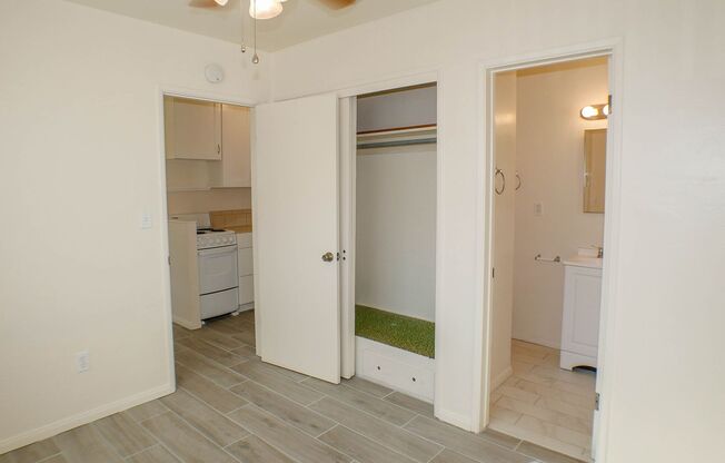 1 bed, 1 bath, 425 sqft, $1,995, Unit C