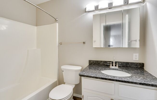 1 bed, 1 bath, 740 sqft, $999, Unit 2204-07